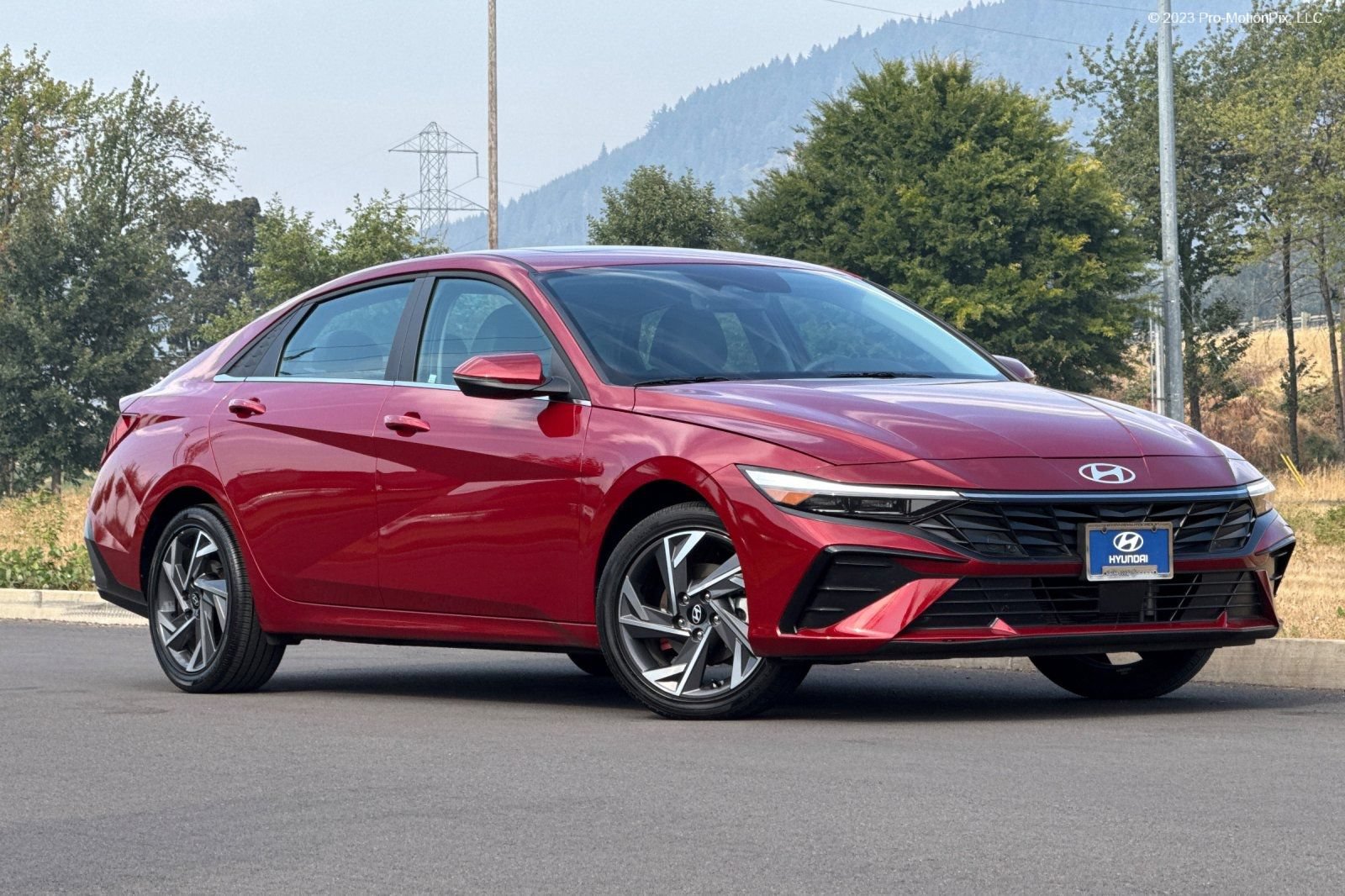 Used 2025 Hyundai Elantra Limited FWD video 1