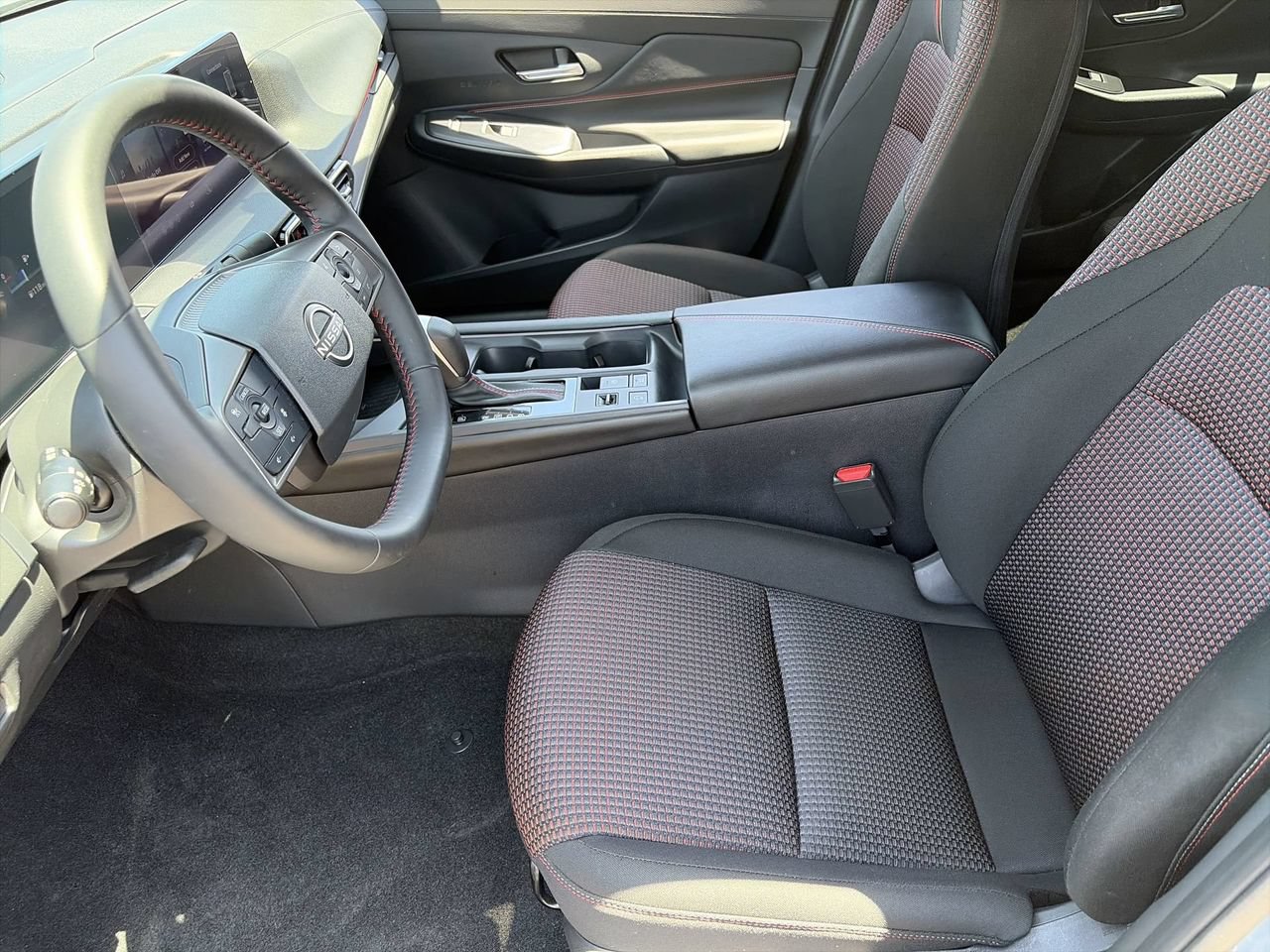 Used 2026 Nissan Sentra SR w/ Floor Mat Package FWD image 18