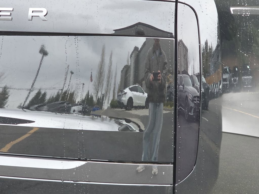 New 2026 Land Rover Range Rover SE image 36