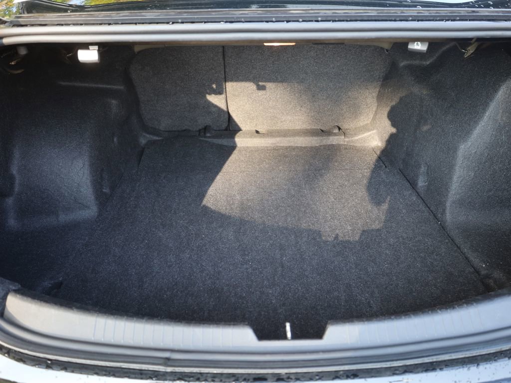 Used 2022 Chevrolet Malibu LT image 24