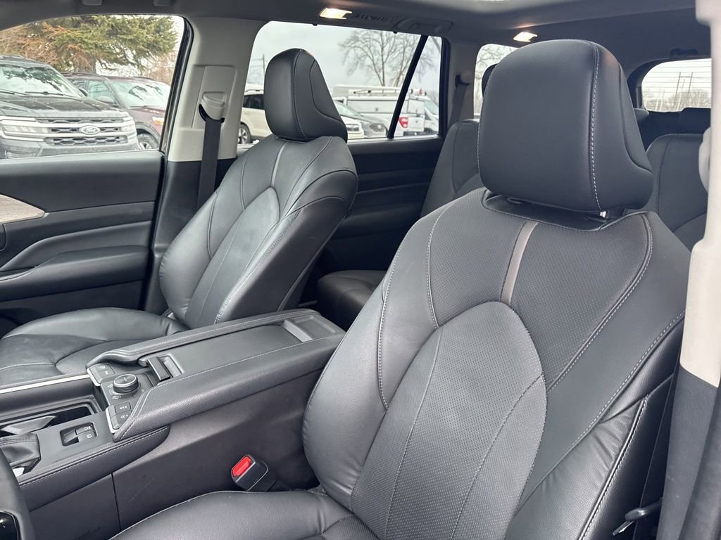 Used 2024 Toyota Grand Highlander Platinum image 18