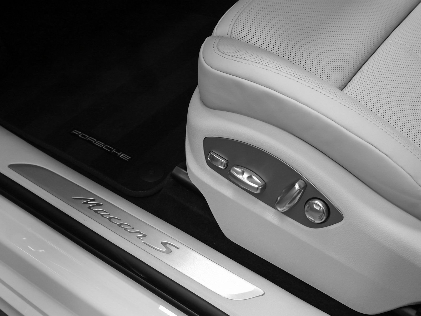 New 2026 Porsche Macan S image 31