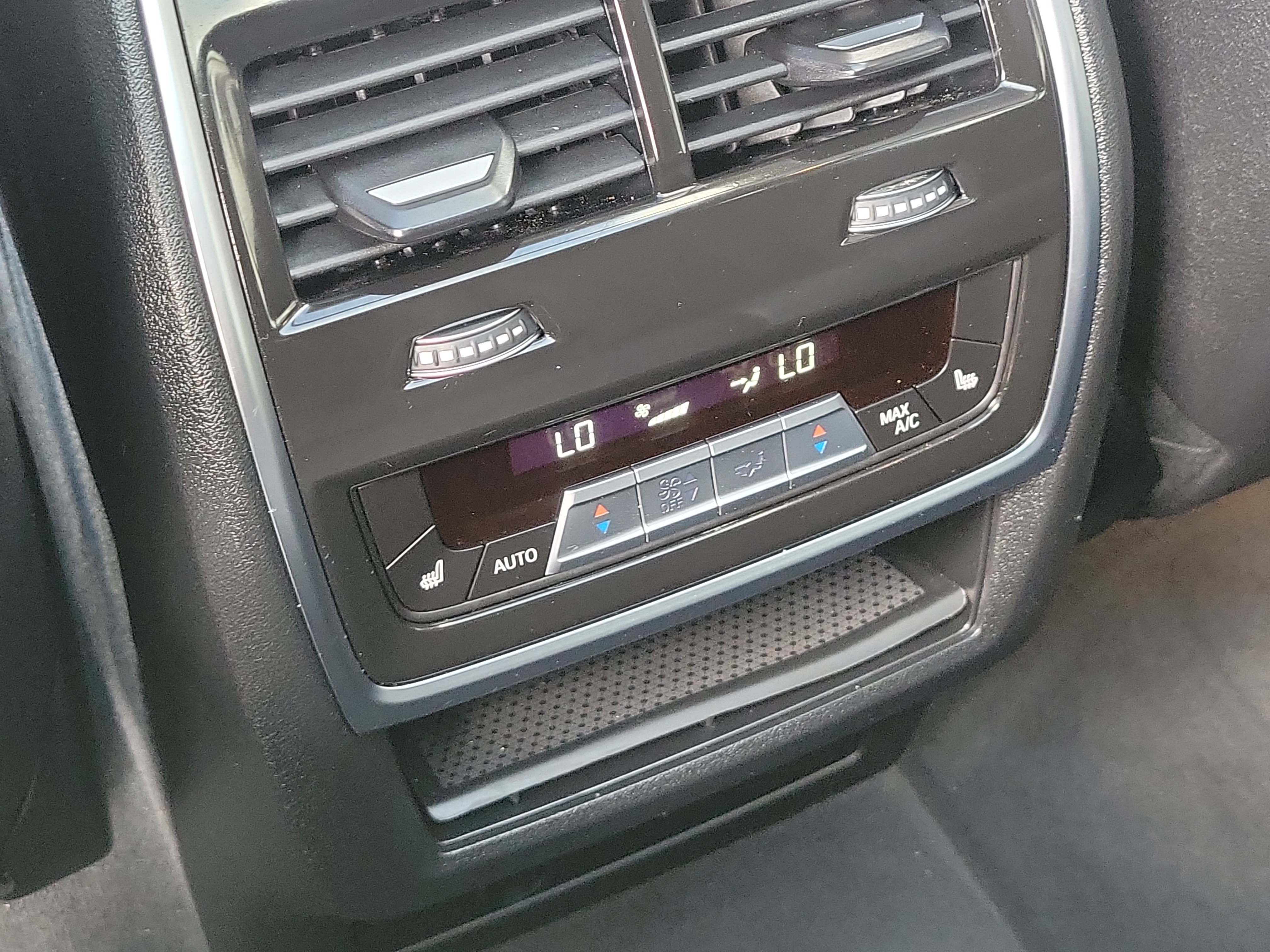 Used 2024 BMW X7 xDrive40i image 16