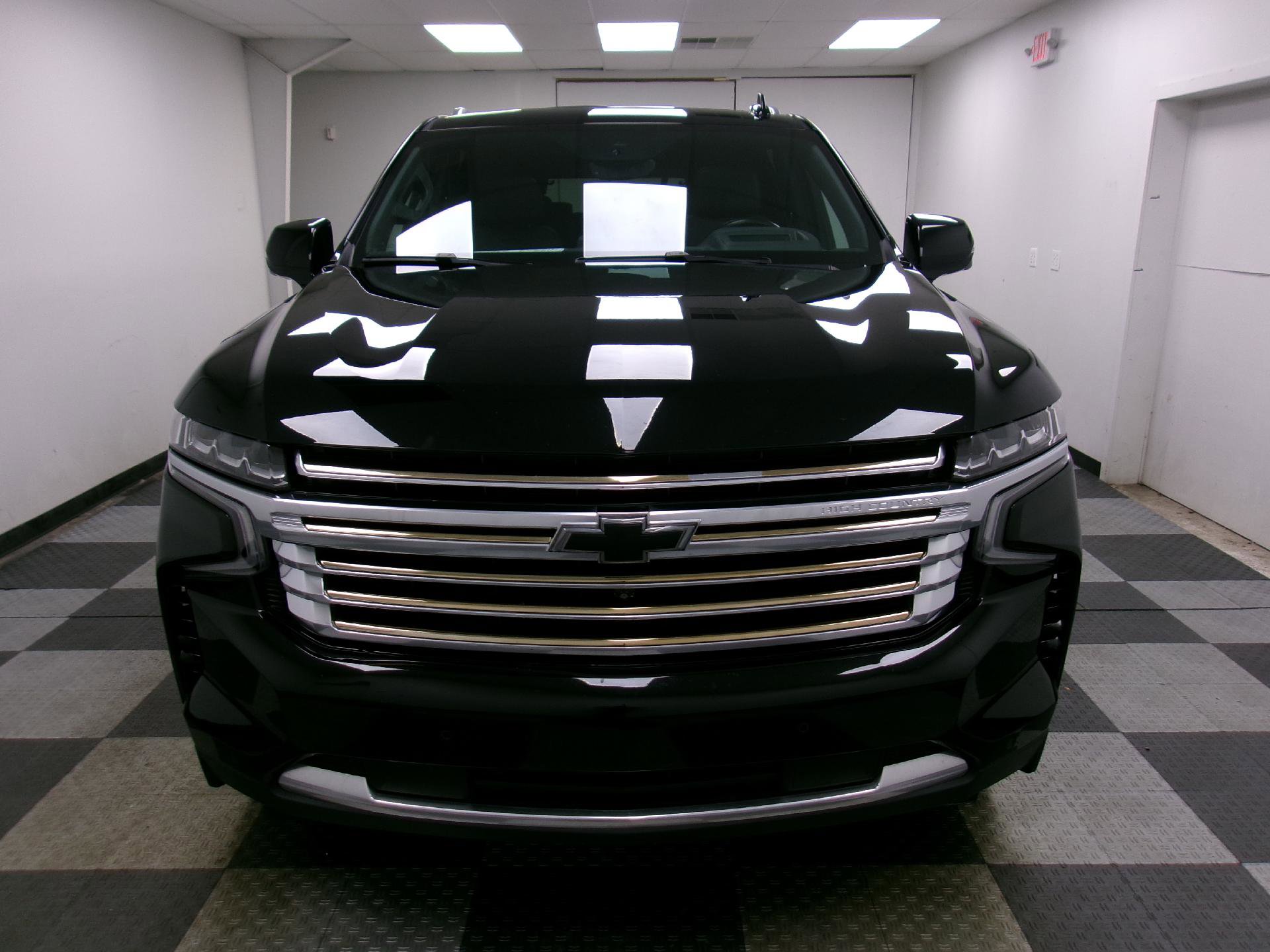 Used 2023 Chevrolet Suburban High Country AWD/4WD image 16
