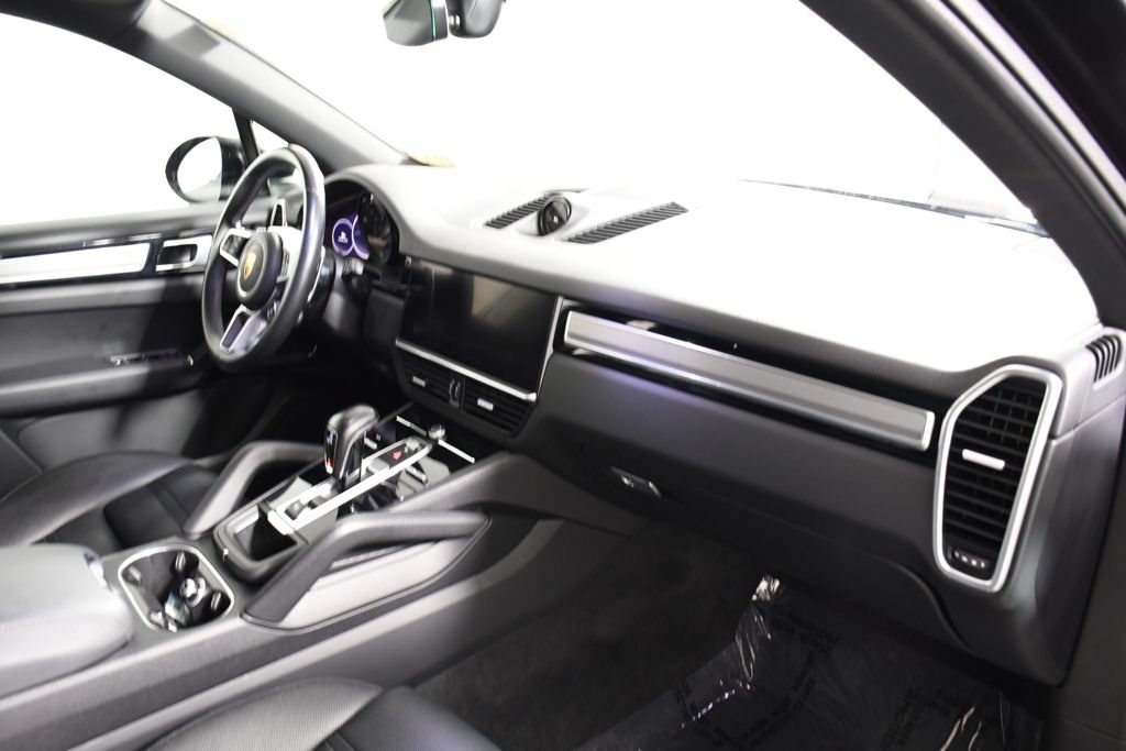 Used 2022 Porsche Cayenne Platinum Edition AWD/4WD image 19