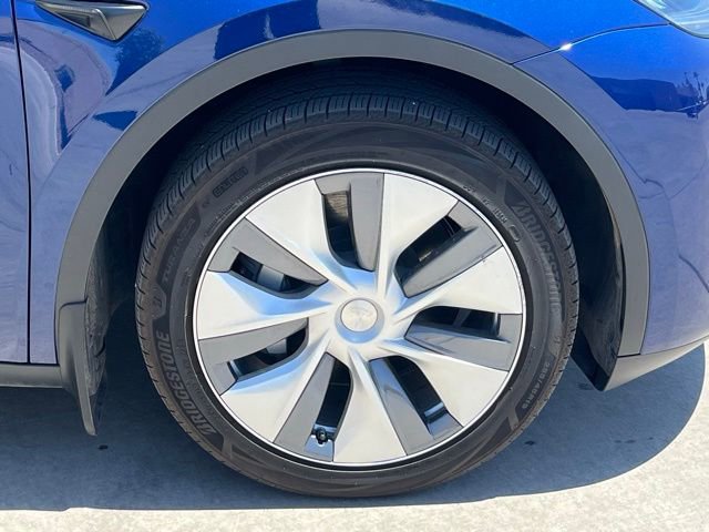Used 2023 Tesla Model Y AWD image 6