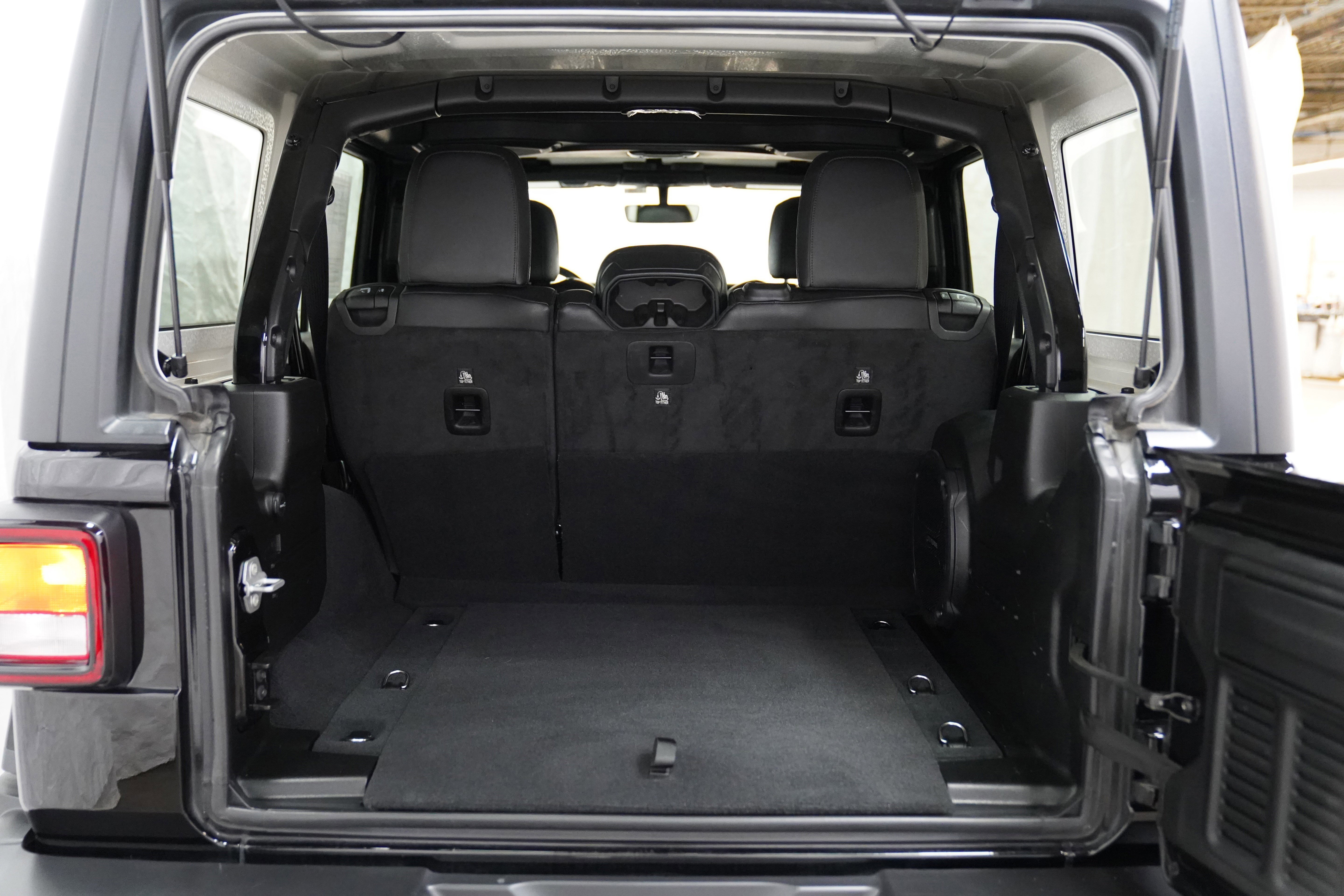 Certified 2022 Jeep Wrangler Unlimited Sahara w/ Cold Weather Group image 7