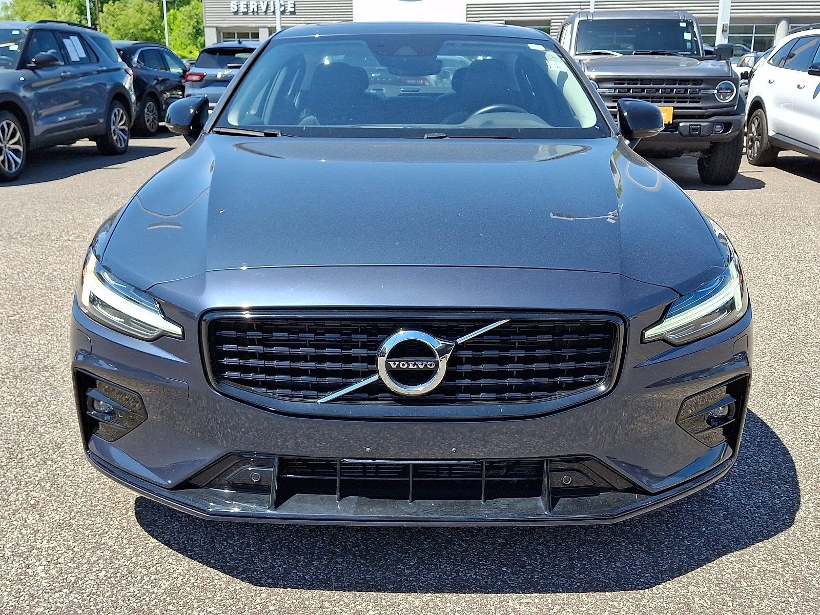 Used 2022 Volvo S60 B5 Momentum w/ Premium Package AWD/4WD image 3