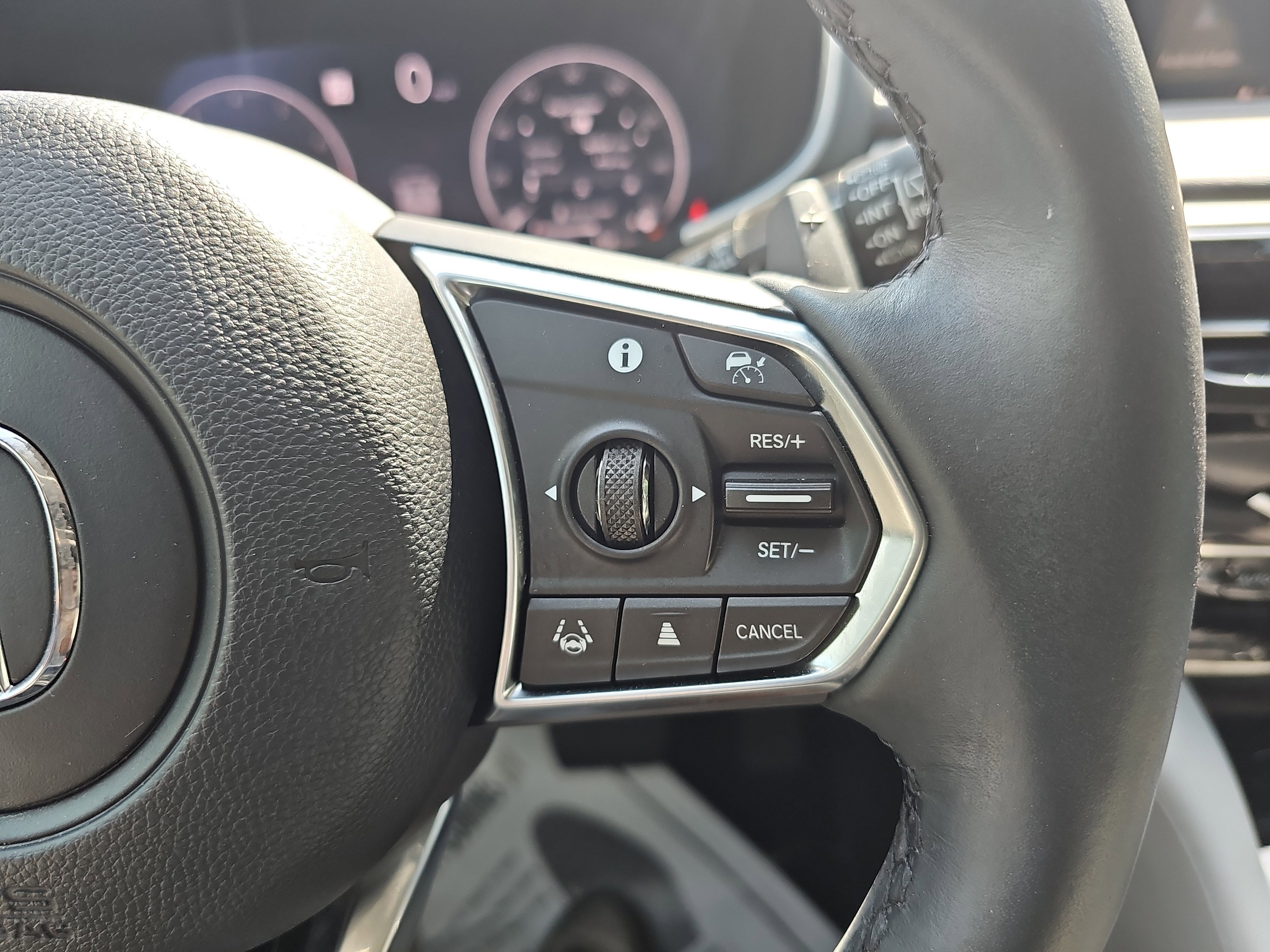 Used 2024 Acura MDX SH-AWD w/ Technology Package image 18