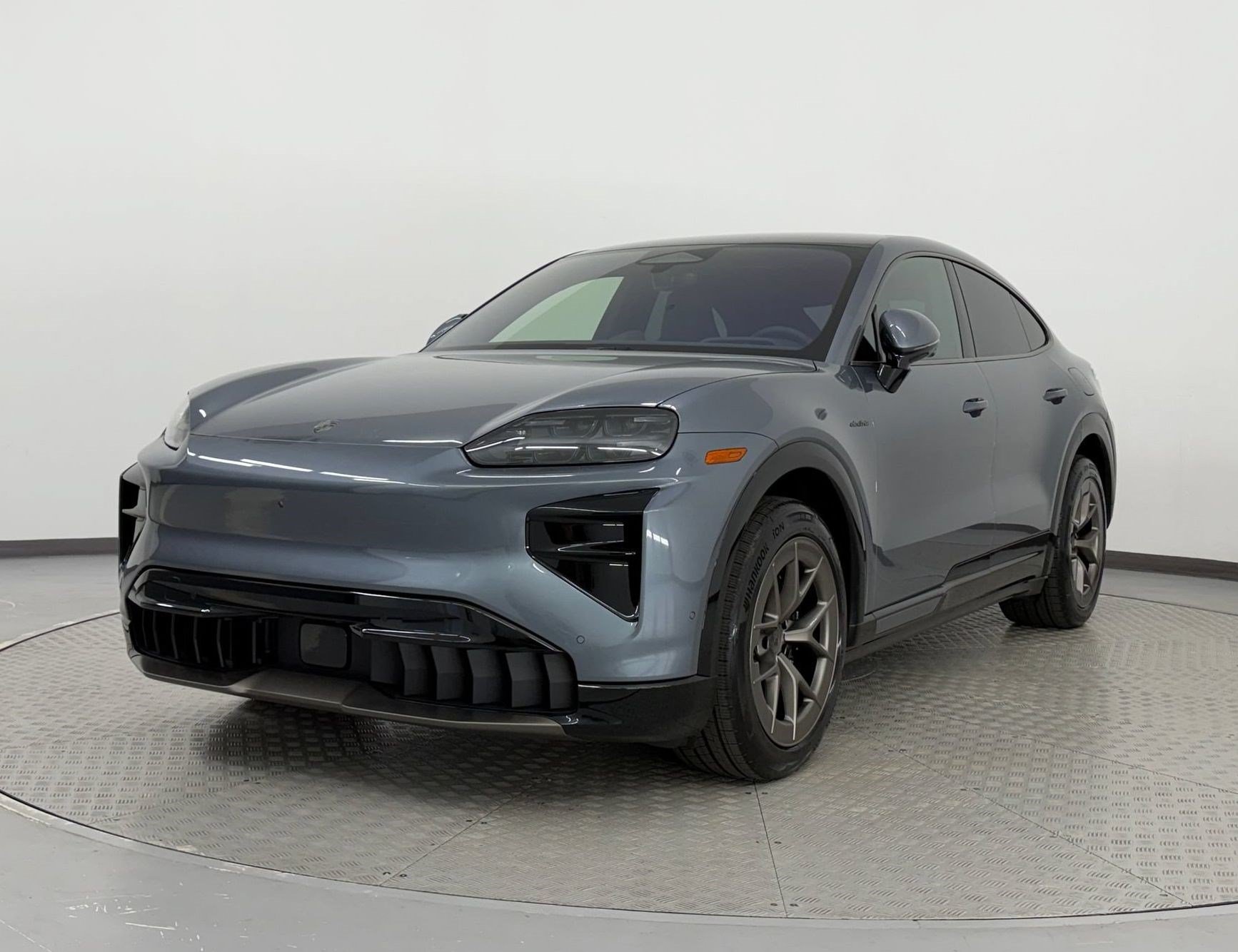 New 2026 Porsche Cayenne Turbo AWD/4WD image 1