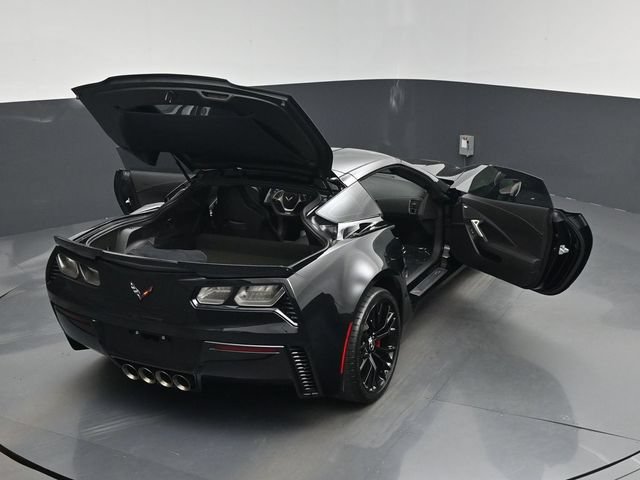 Used 2015 Chevrolet Corvette Z06 w/ 3LZ Preferred Equipment Group RWD image 29