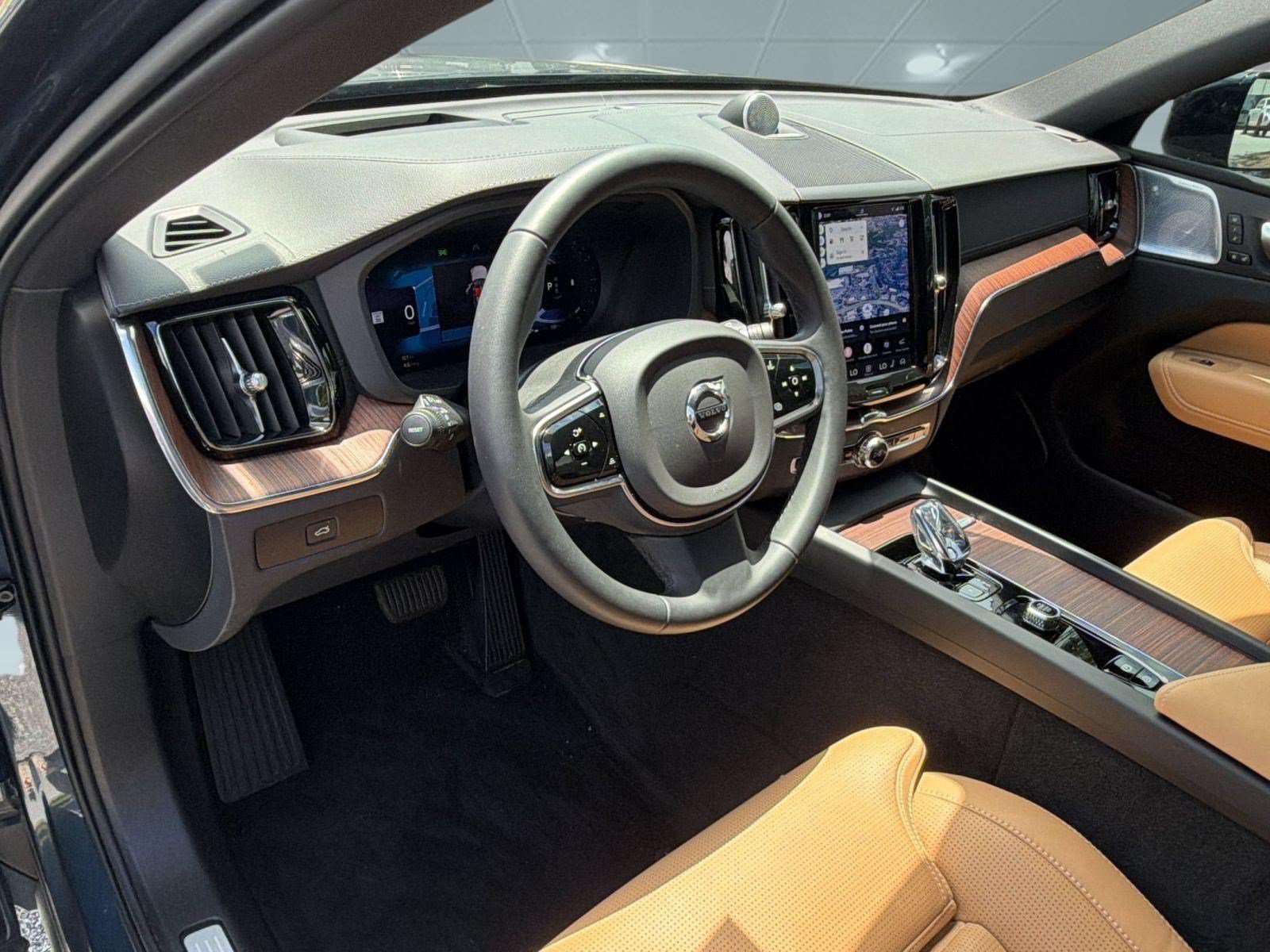 Certified 2024 Volvo XC60 B5 Ultimate w/ Protection Package Premier AWD/4WD image 4