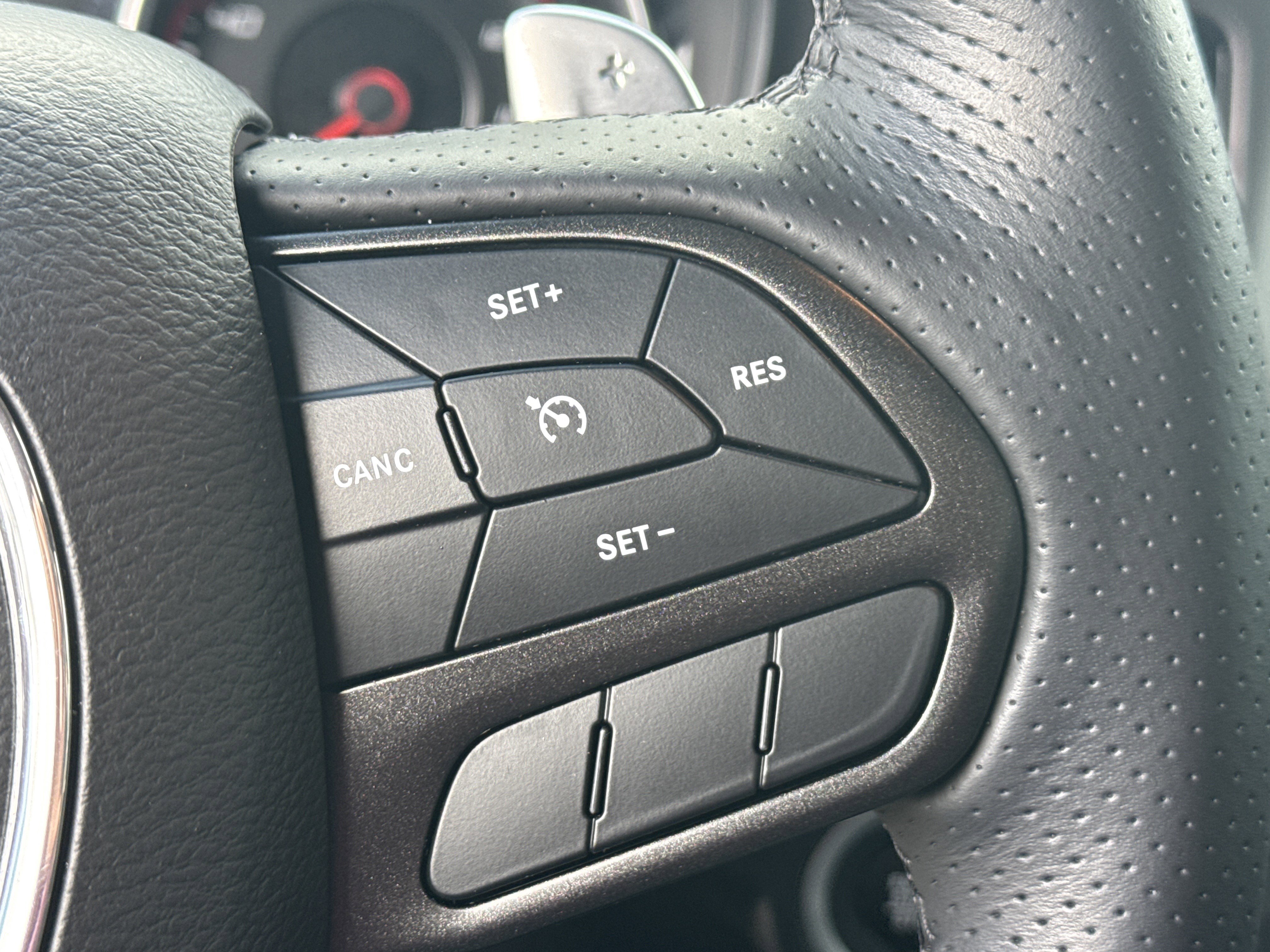 Used 2023 Dodge Charger R/T w/ Plus Group image 31