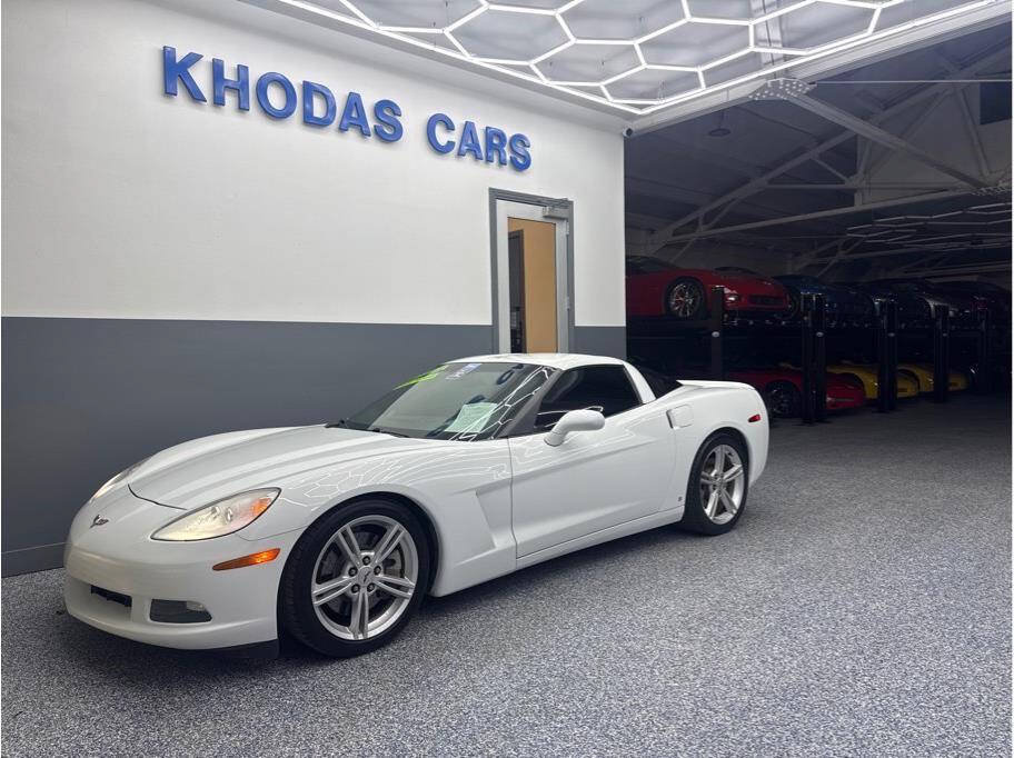 Used 2009 Chevrolet Corvette Coupe w/ Preferred Equipment Group RWD image 2