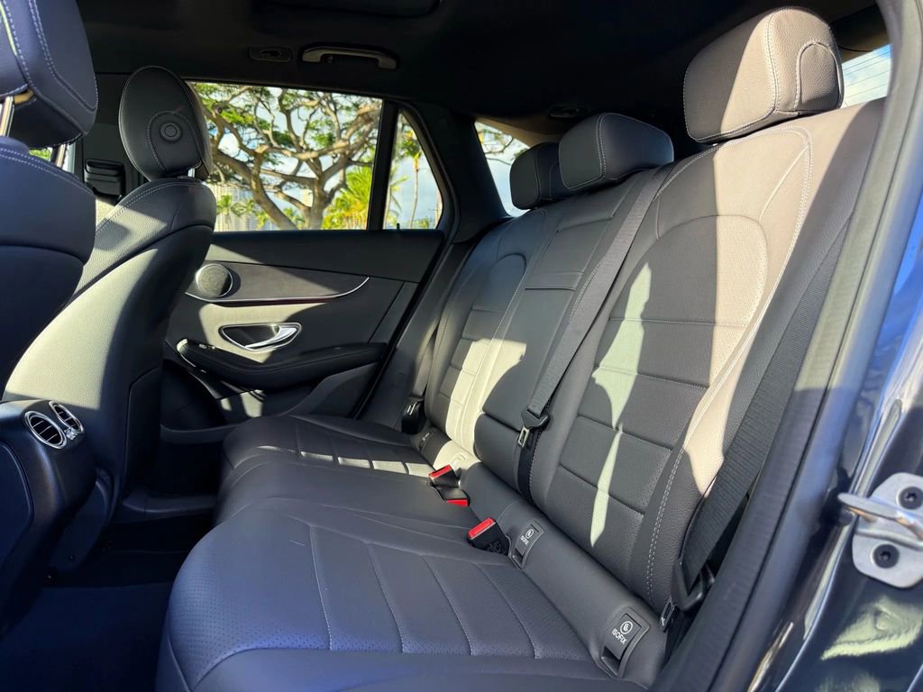 Used 2021 Mercedes-Benz GLC 300 w/ Premium Package image 11