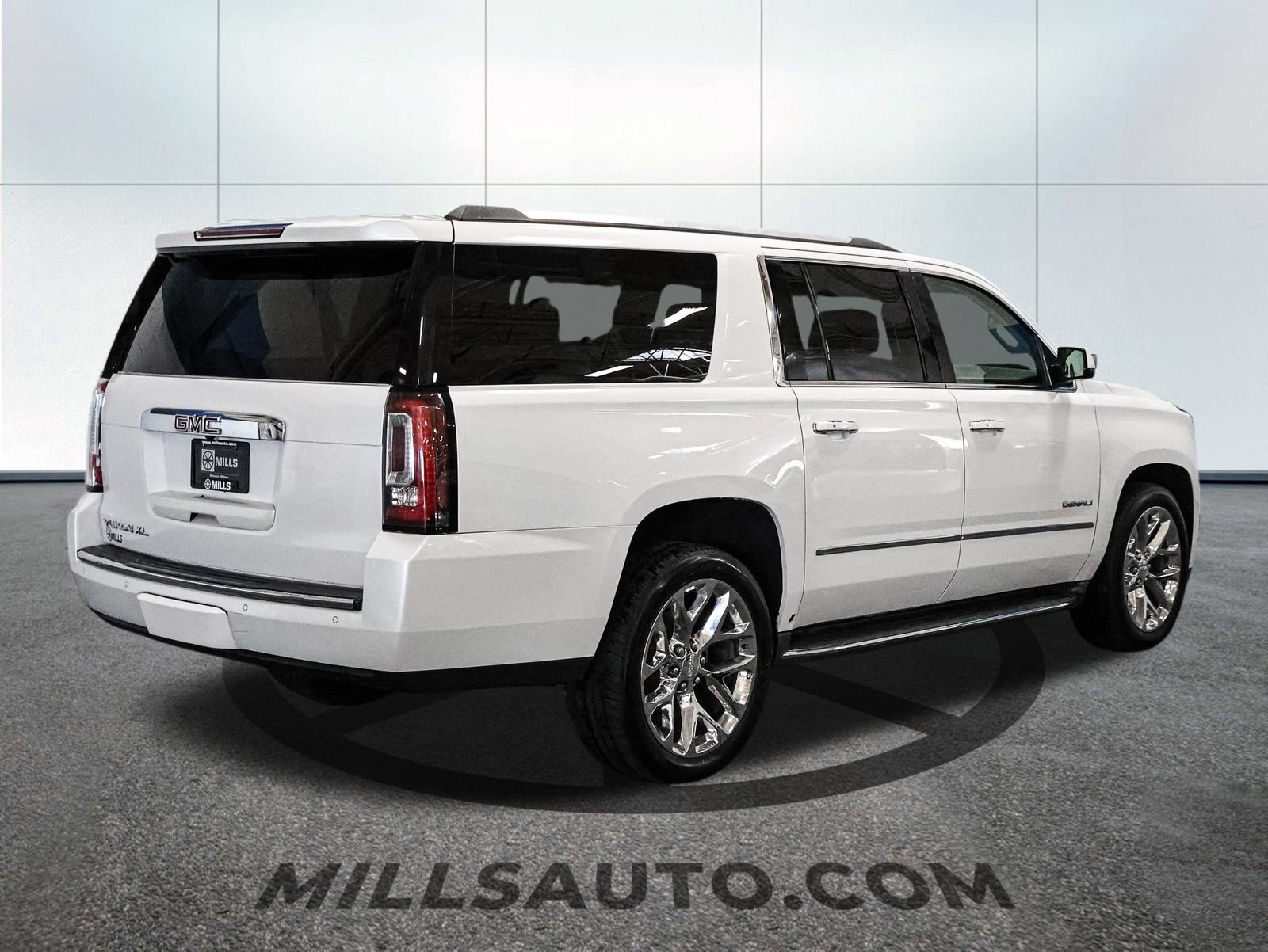 Used 2016 GMC Yukon XL Denali AWD/4WD image 9