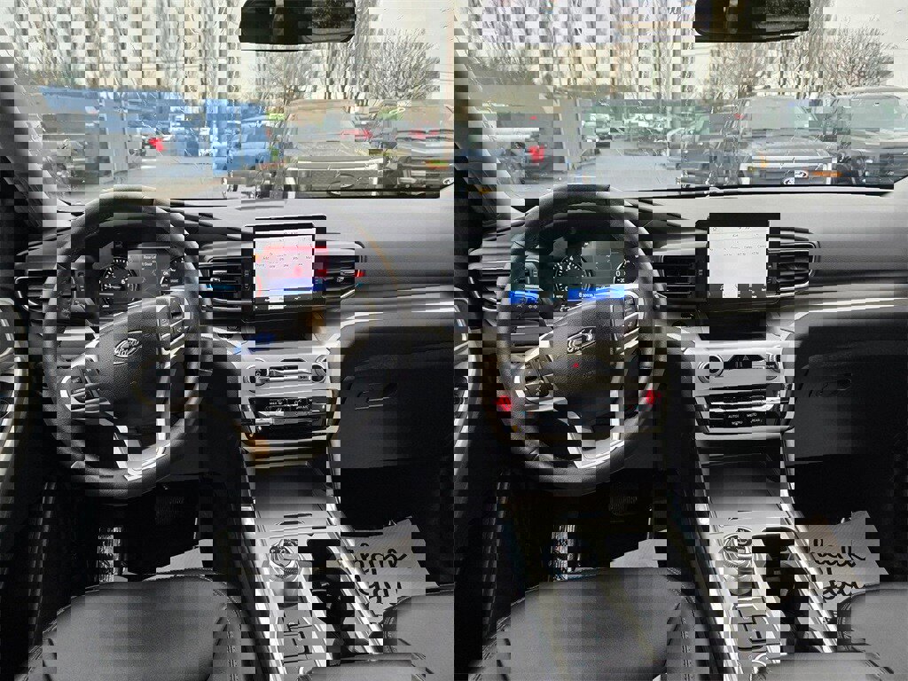 Used 2024 Ford Explorer XLT w/ Equipment Group 202A image 11