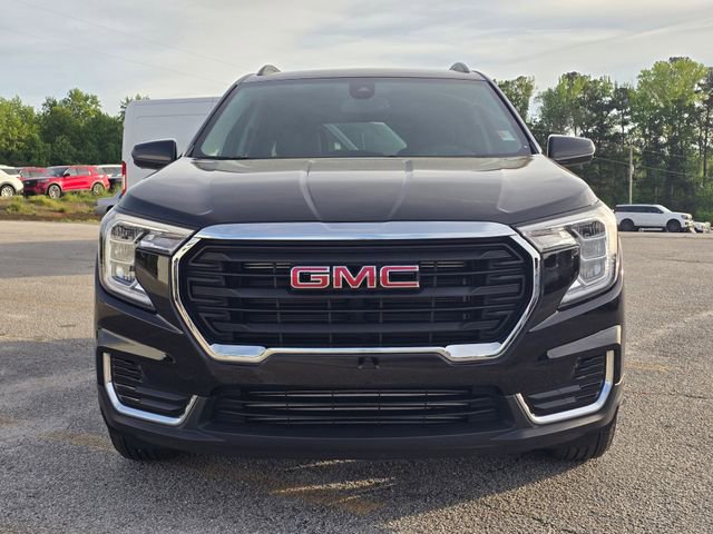 Used 2023 GMC Terrain SLE w/ Driver Convenience Package FWD image 8