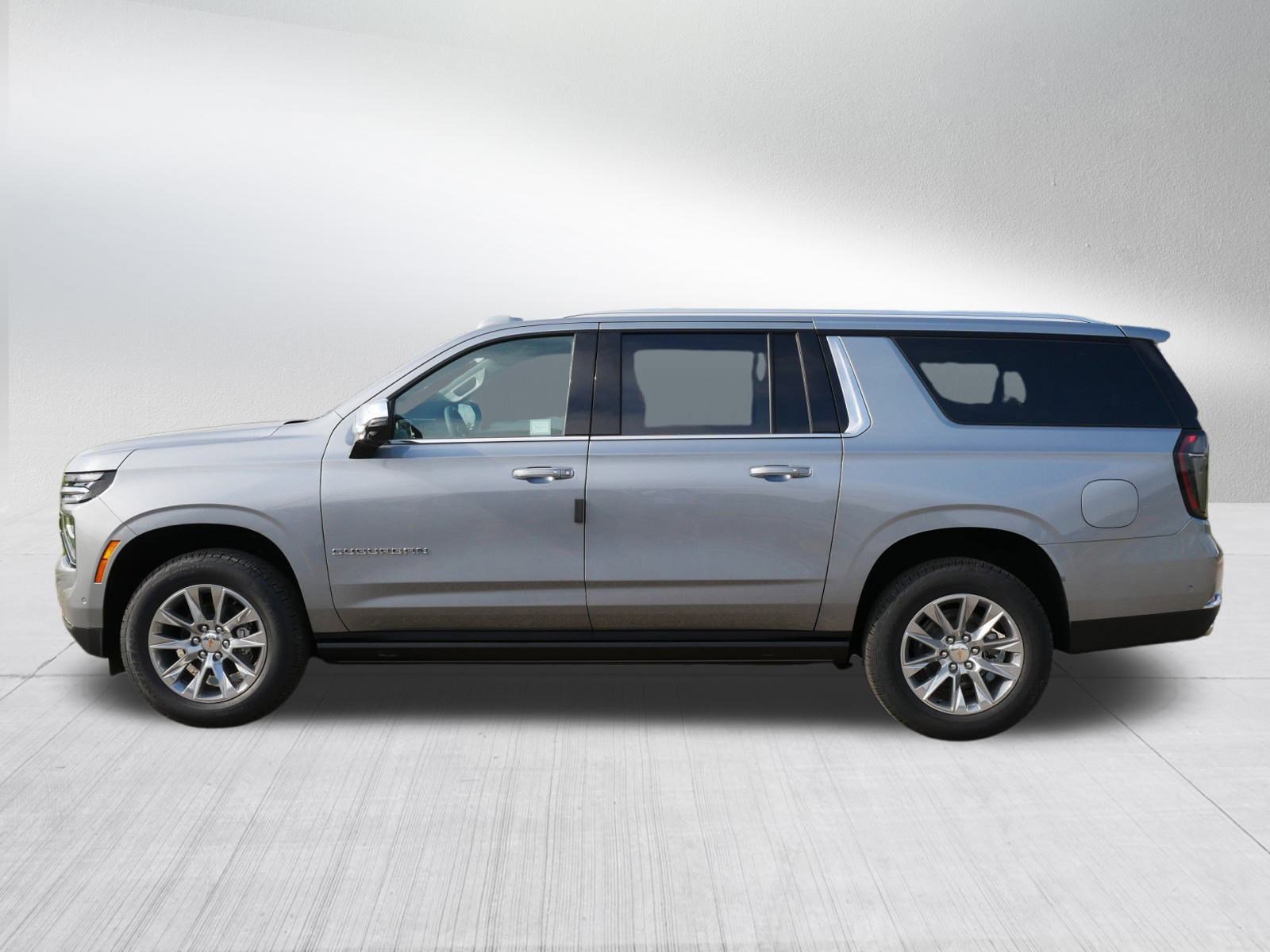 New 2025 Chevrolet Suburban Premier video 2