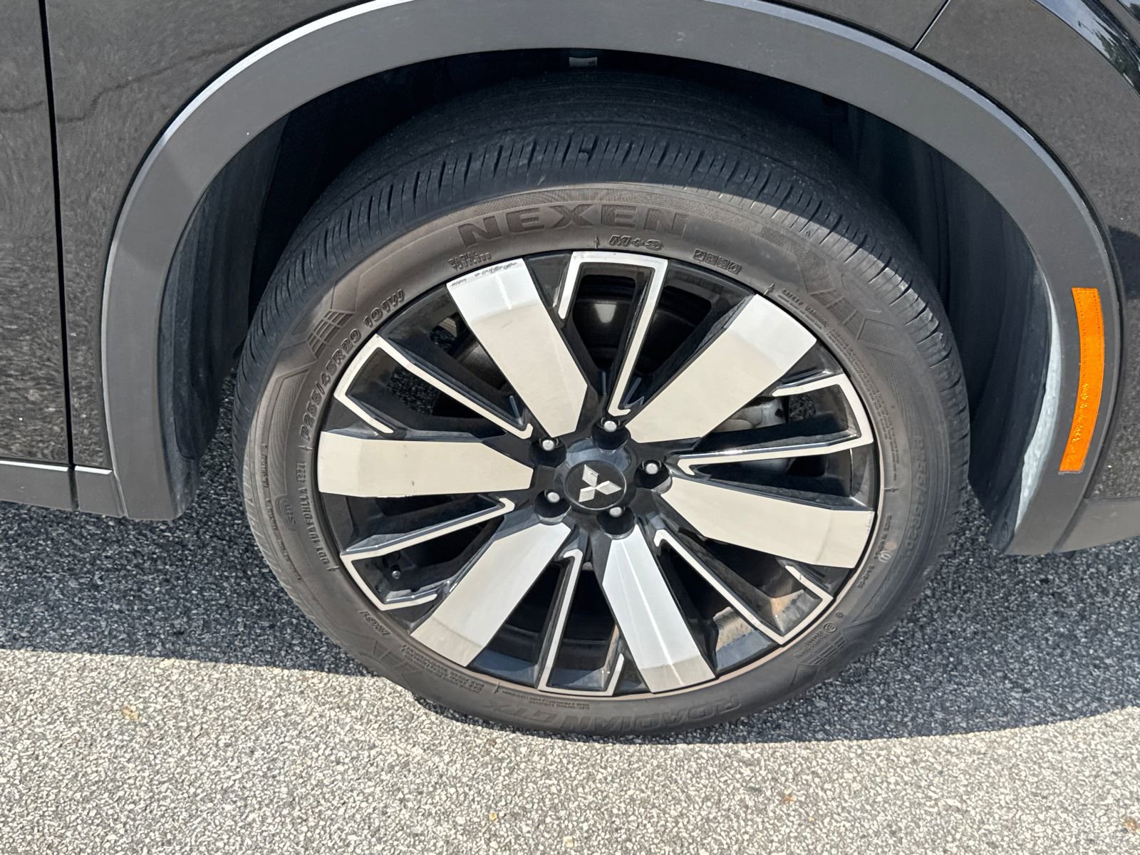 Used 2025 Mitsubishi Outlander SE FWD image 12