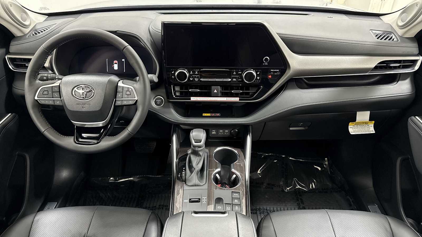 New 2025 Toyota Highlander Limited image 28