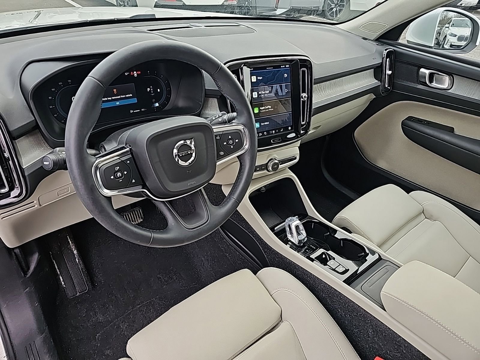 Used 2024 Volvo XC40 B5 Plus w/ Climate Package image 12