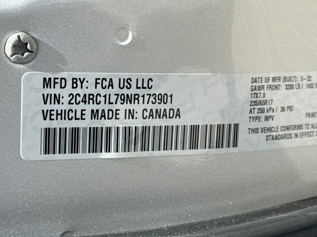 Used 2022 Chrysler Pacifica Touring-L FWD image 38