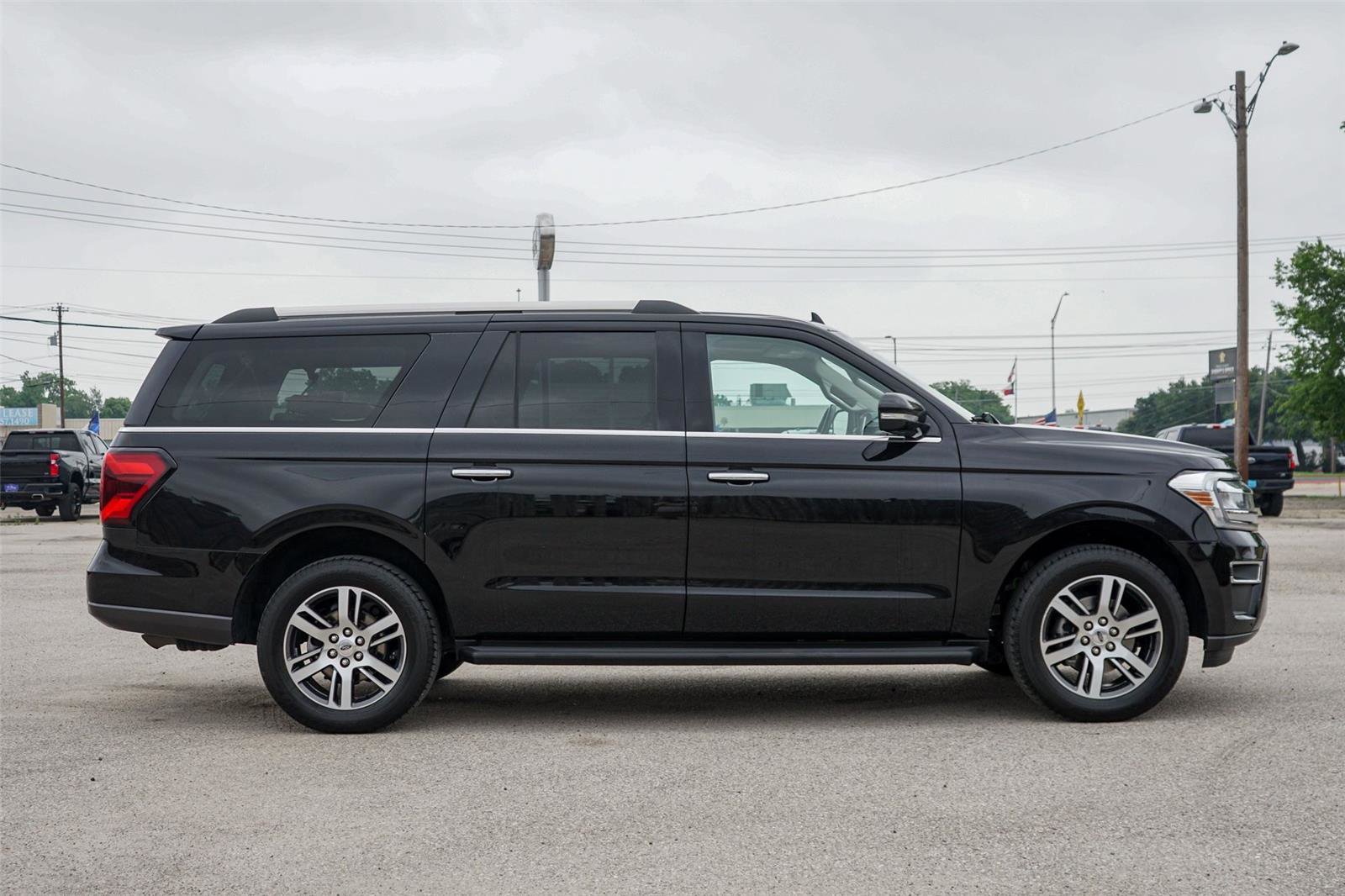 Certified 2024 Ford Expedition Max Limited RWD image 4