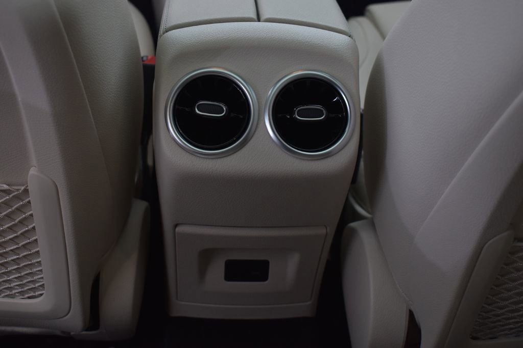 Used 2023 Mercedes-Benz CLA 250 4MATIC image 23