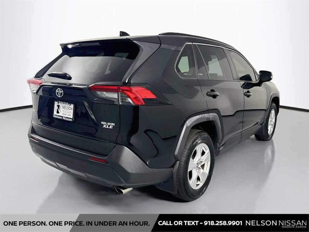 Used 2020 Toyota RAV4 XLE FWD image 5