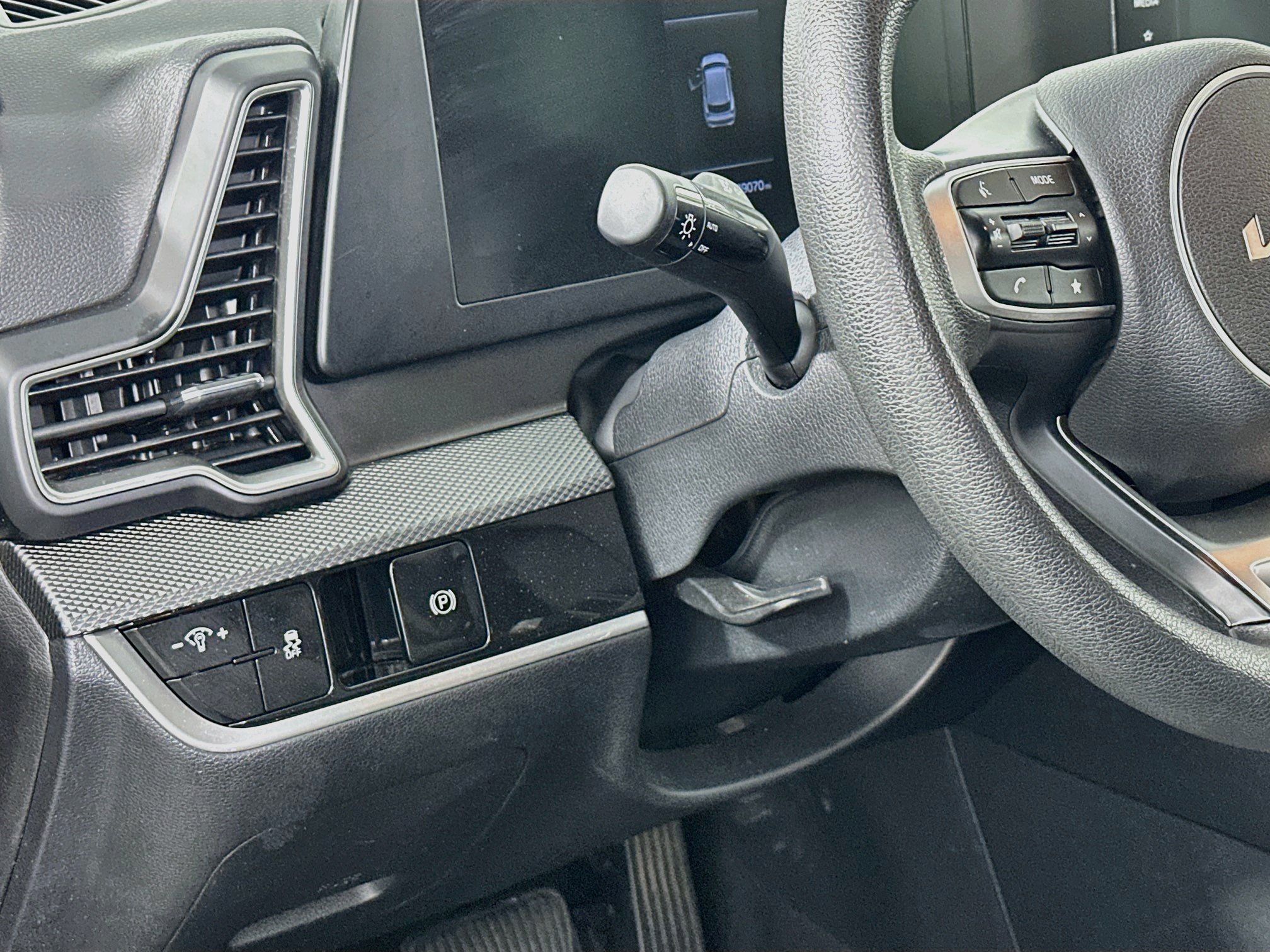 Used 2024 Kia Sportage LX FWD image 16