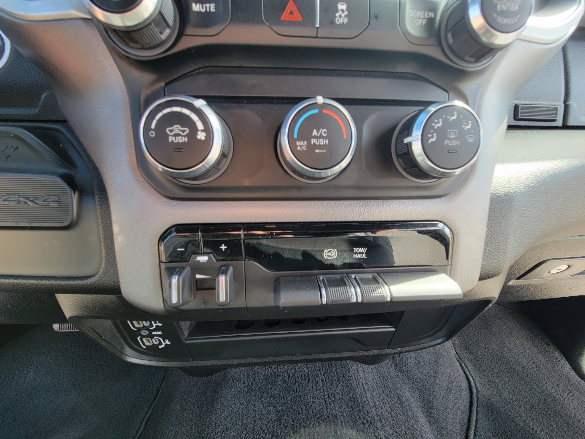 Used 2024 RAM 2500 Big Horn image 31