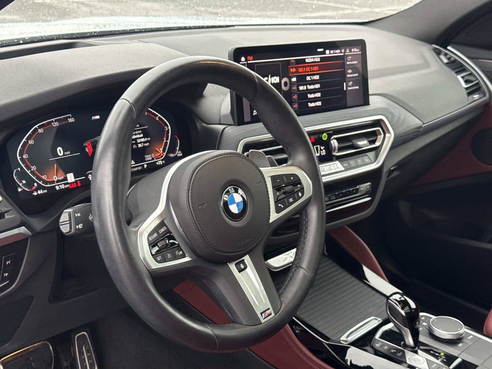Used 2024 BMW X4 xDrive30i w/ Premium Package AWD/4WD image 3