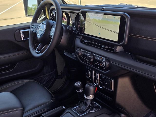 Used 2025 Jeep Gladiator Sport AWD/4WD image 32