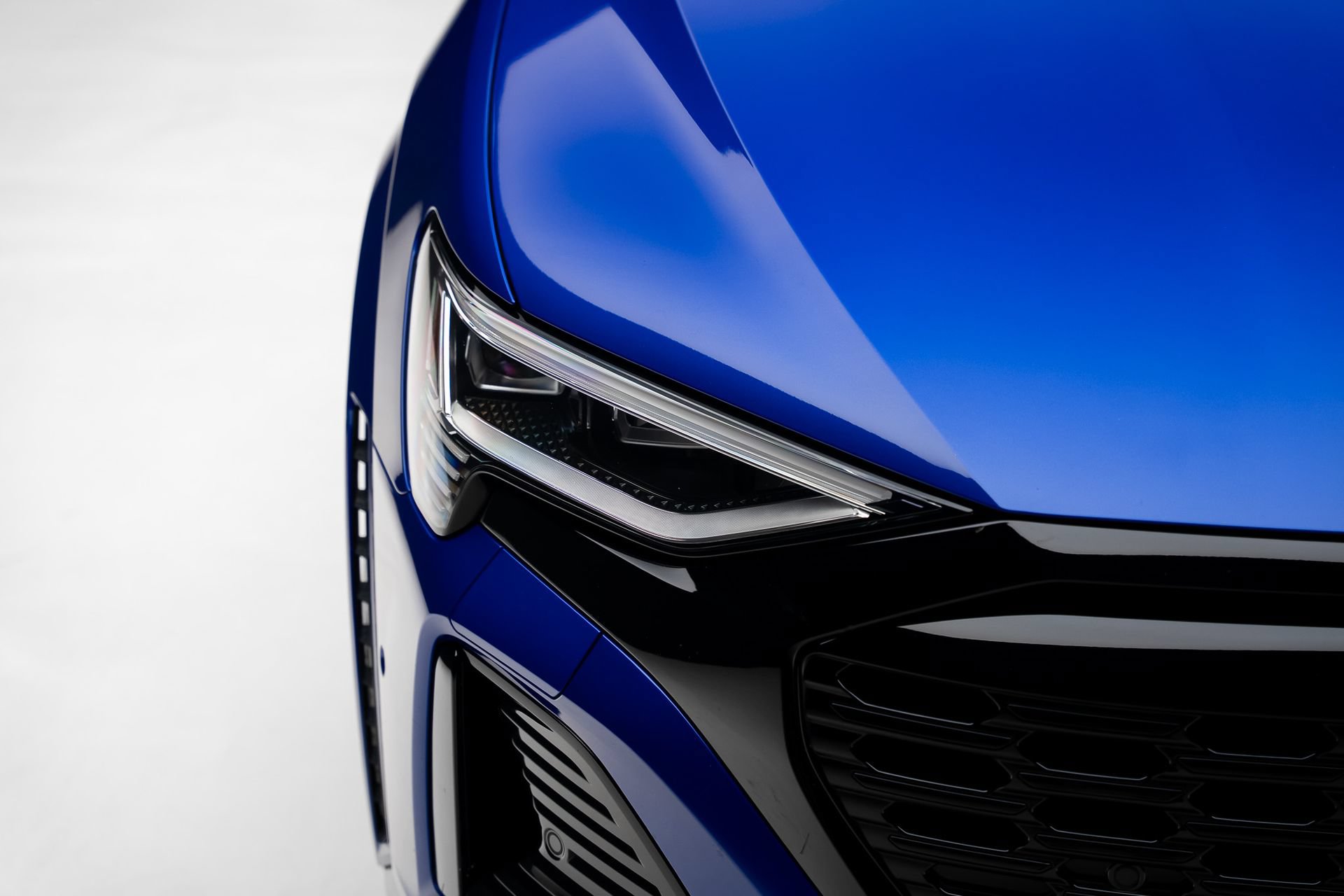 Used 2024 Audi SQ8 e-tron Premium Plus AWD/4WD image 12
