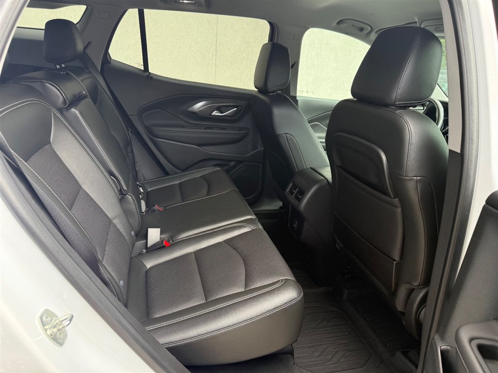 Used 2022 GMC Terrain SLT w/ Tech Package AWD/4WD image 5