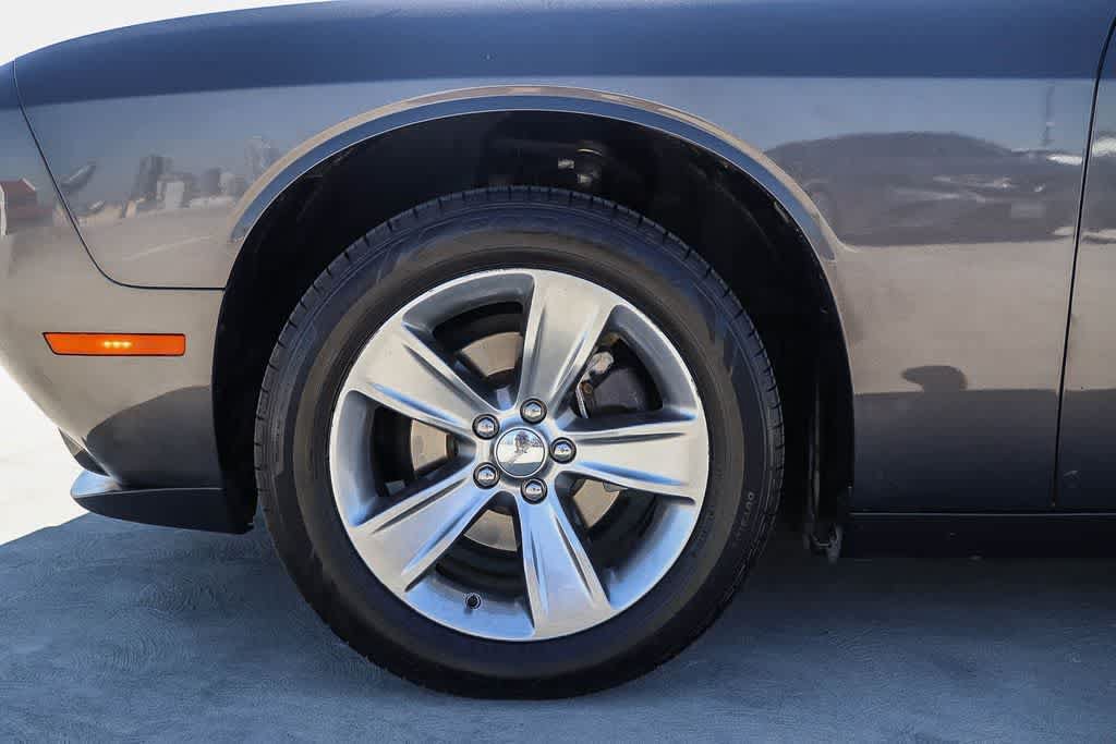 Used 2021 Dodge Challenger SXT RWD image 11