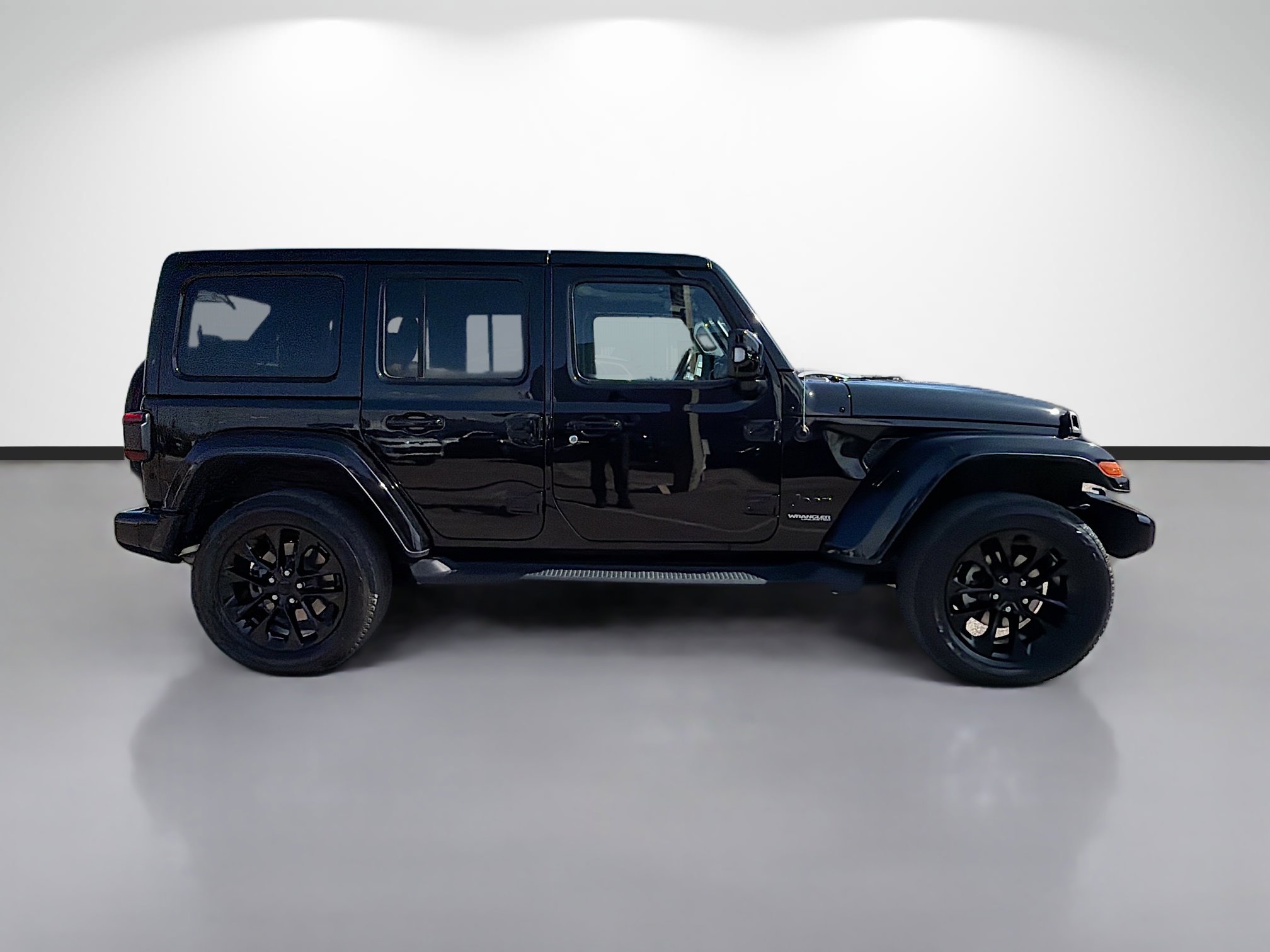 Used 2022 Jeep Wrangler Unlimited Sahara image 2