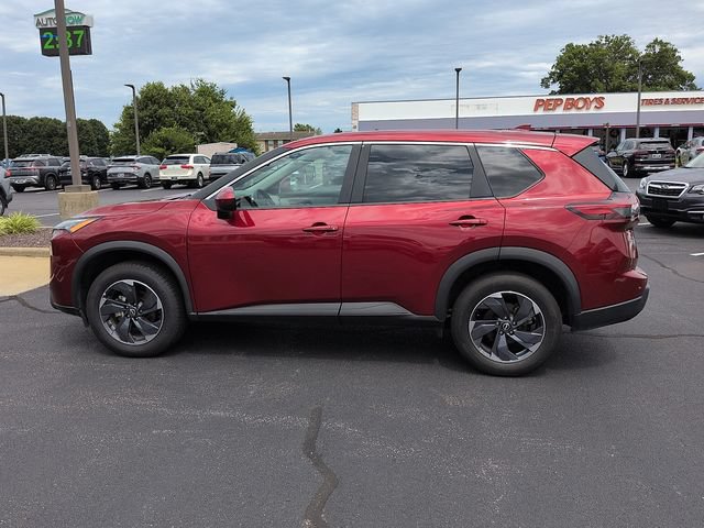 Used 2025 Nissan Rogue SV FWD image 4
