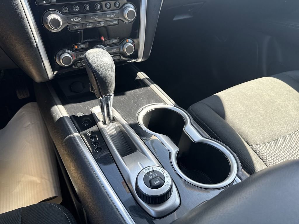 Used 2020 Nissan Pathfinder SV image 27