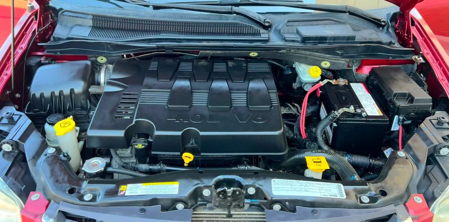 Used 2010 Chrysler Town & Country Touring Plus w/ Safetytec Group FWD image 54