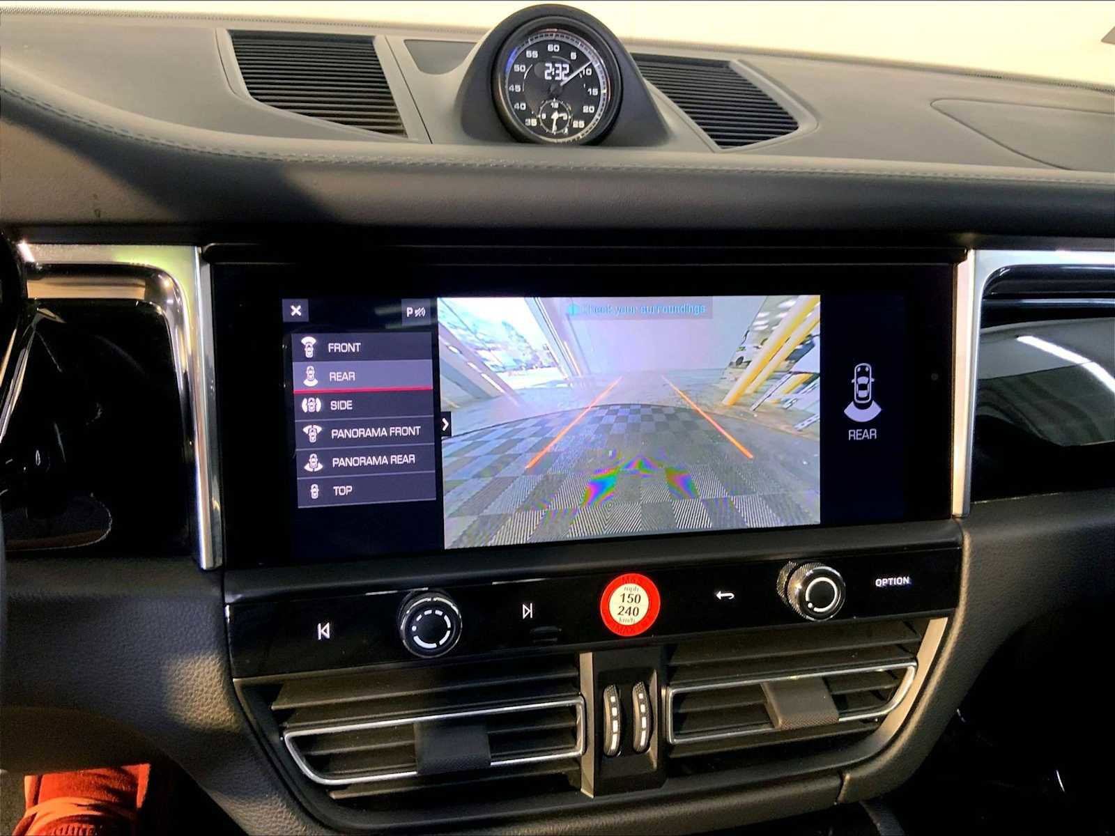 Certified 2026 Porsche Macan AWD/4WD image 31