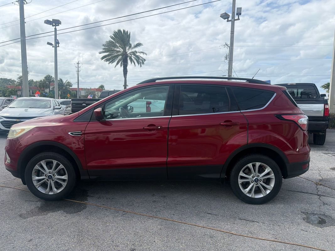 Used 2018 Ford Escape SEL FWD image 2