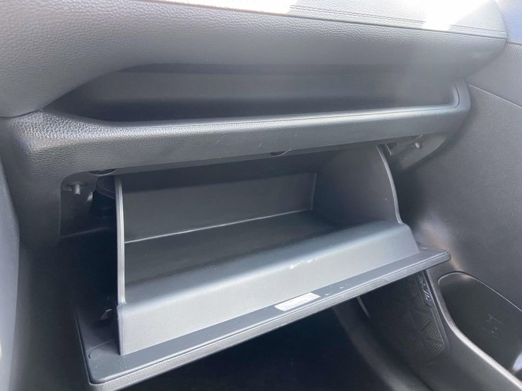 Used 2023 Toyota RAV4 LE image 31