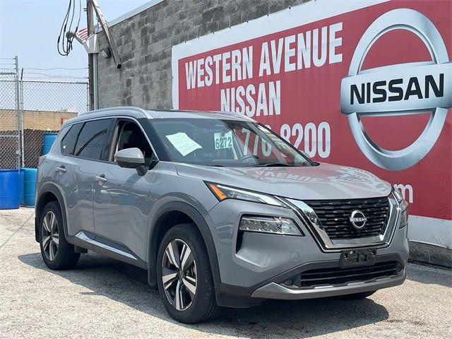 Used 2022 Nissan Rogue SL w/ SL Premium Package image 2