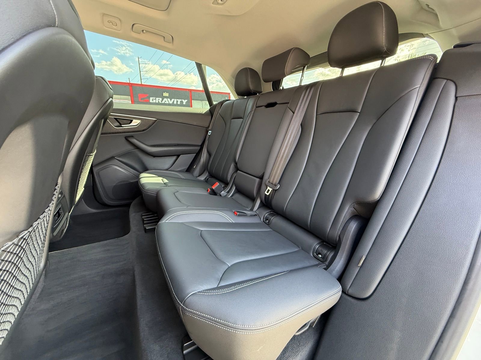 Used 2023 Audi Q8 Premium image 14