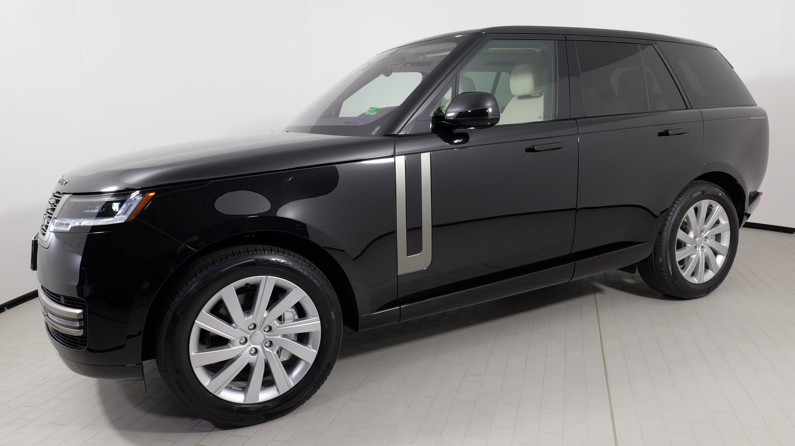 Used 2023 Land Rover Range Rover SE