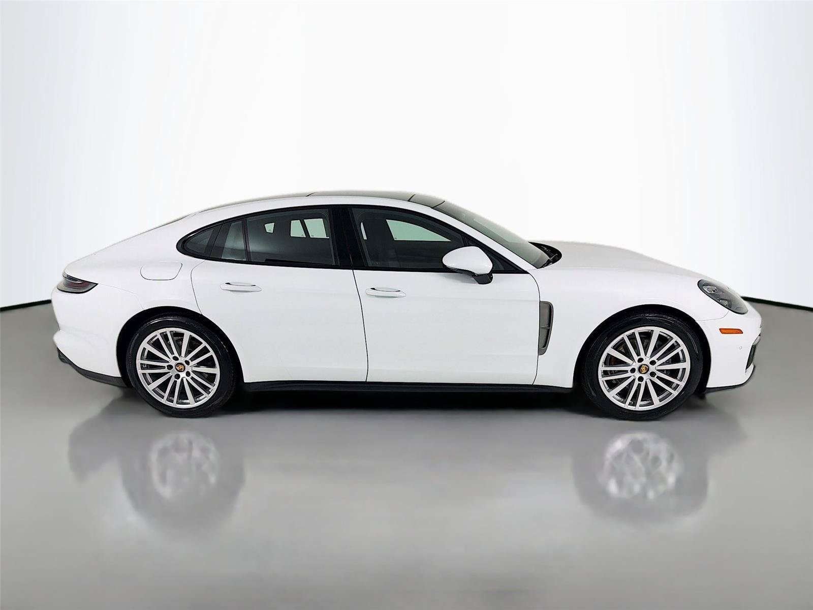 Used 2023 Porsche Panamera 4 Platinum Edition AWD/4WD image 27