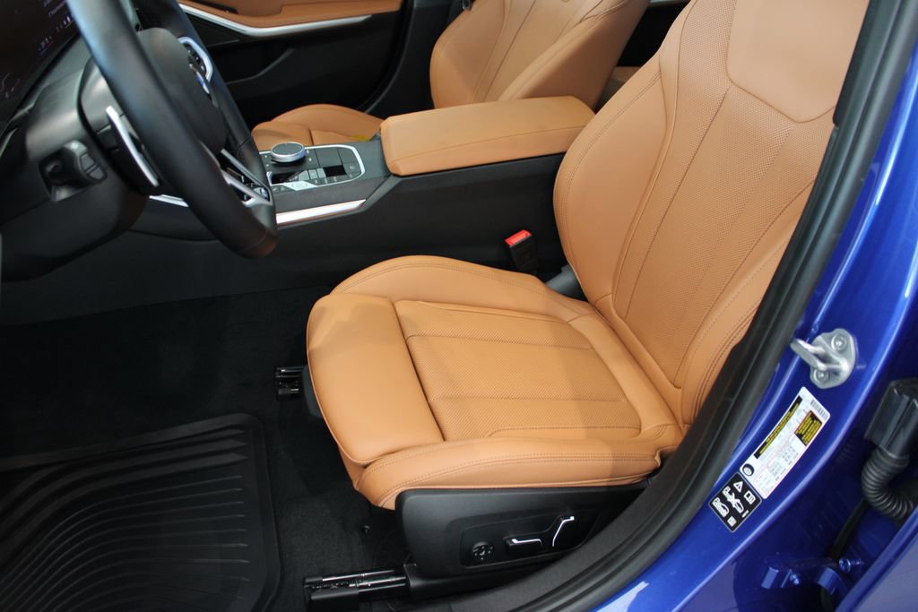 New 2026 BMW 330i xDrive Sedan w/ M Sport Package AWD/4WD image 9