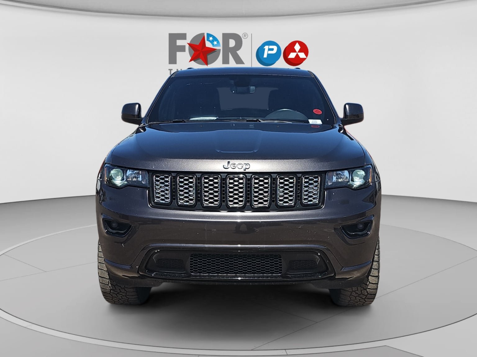 Used 2019 Jeep Grand Cherokee Altitude AWD/4WD image 8
